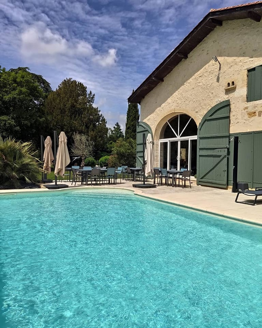 guest-house-canal-swimming-pool-bike