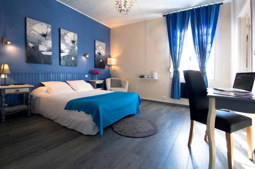 Chambre double - Gamme Confort vin-chambre-room-hotel-hebergement-velodysse-restauration-rando