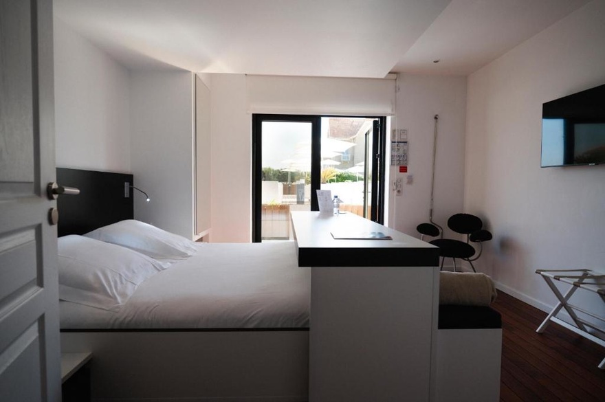 Chambre double - Gamme Privilège hotel-hebergement-velo-libre-nature-liberte-voyage-aventure-restauration-repas--voyage