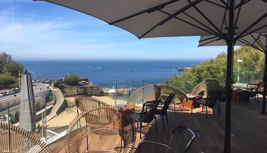 Restaurant - Gamme Confort vin-chambre-room-hotel-hebergement-velodysse-restauration-rando