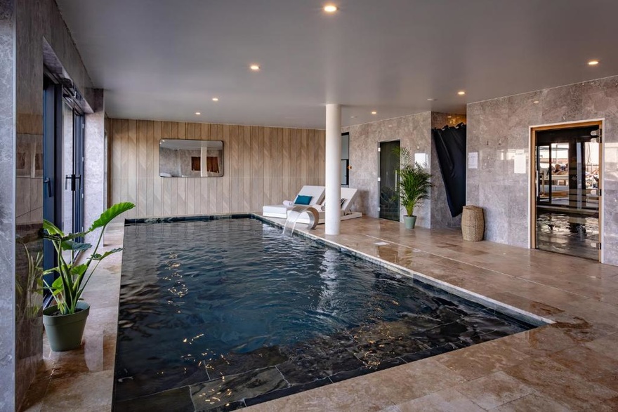 velodyssee-a-velo-en-famille-bassin-d-arcachon-hotel-trois-etoiles-piscine-ete-sud-france-nature-biscarrosse-occitane