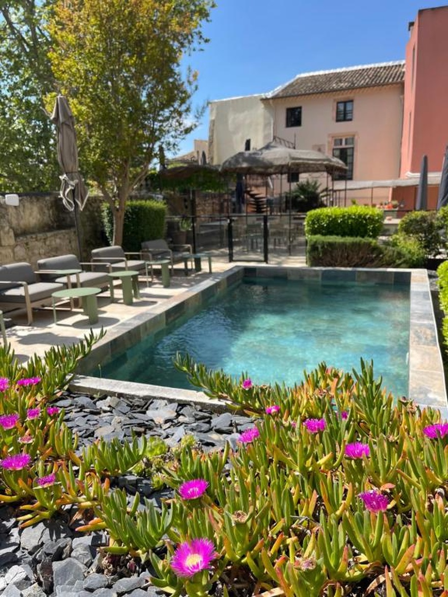 Exterieur - Gamme Privilège vin-chambre-room-hotel-hebergement-velodysse-restauration-rando