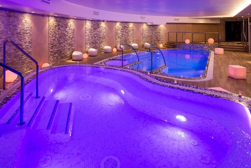 Spa - Gamme Privilège piscine-spa-velo-detente-repos-hotel-hebergement-massage