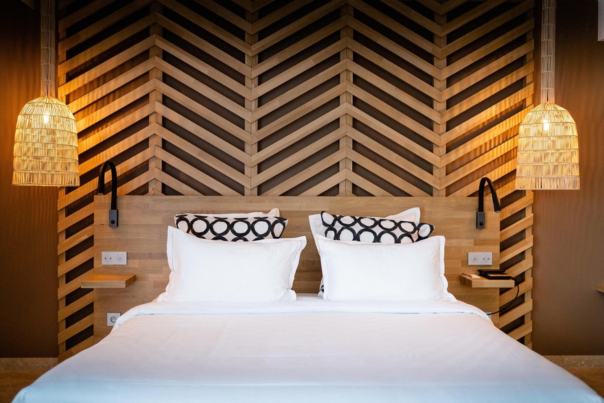 four-stars-hotel- domain-wine-vineyard-bike-cosy-bedroom